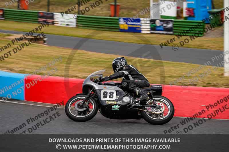 Vintage motorcycle club;eventdigitalimages;mallory park;mallory park trackday photographs;no limits trackdays;peter wileman photography;trackday digital images;trackday photos;vmcc festival 1000 bikes photographs